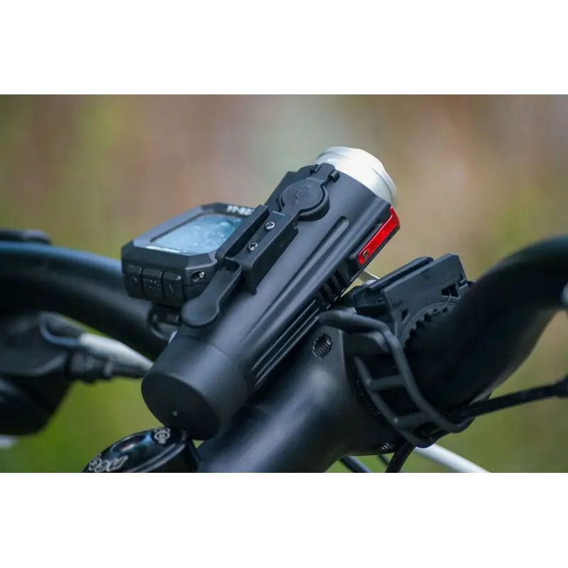 Велофара Fenix BC21R Велофара Fenix BC21R