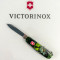 Складаний ніж Victorinox HUNTSMAN ZODIAC Зелений дерев'яний дракон 1.3713.3.Z3240p