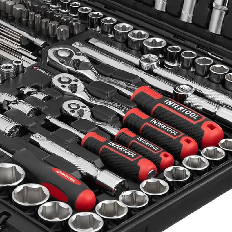 Набір інструментів 1/2" & 3/8" & 1/4", 233 од., Cr-V STORM INTERTOOL ET-8233 Набір інструментів 1/2" & 3/8" & 1/4", 233 од., Cr-V STORM INTERTOOL ET-8233