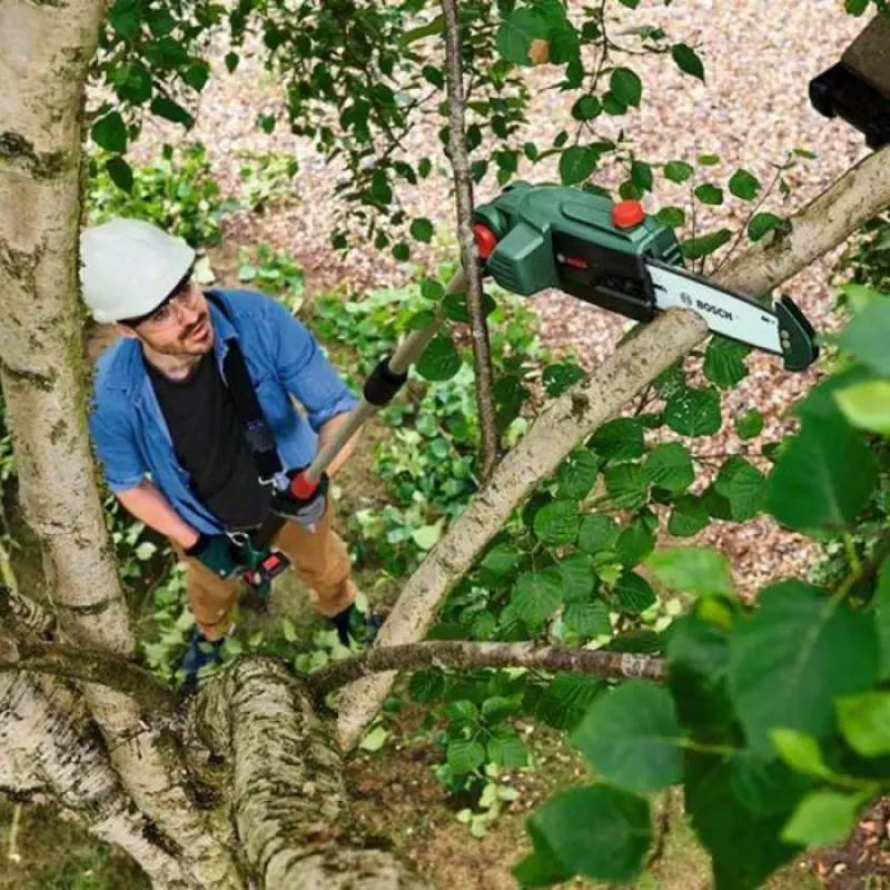 Акумуляторний висоторіз Bosch UniversalChainPole 18 (18 В, 2.5 А*год, 200 мм) (06008B3100) Акумуляторний висоторіз Bosch UniversalChainPole 18 (18 В, 2.5 А*год, 200 мм) (06008B3100)