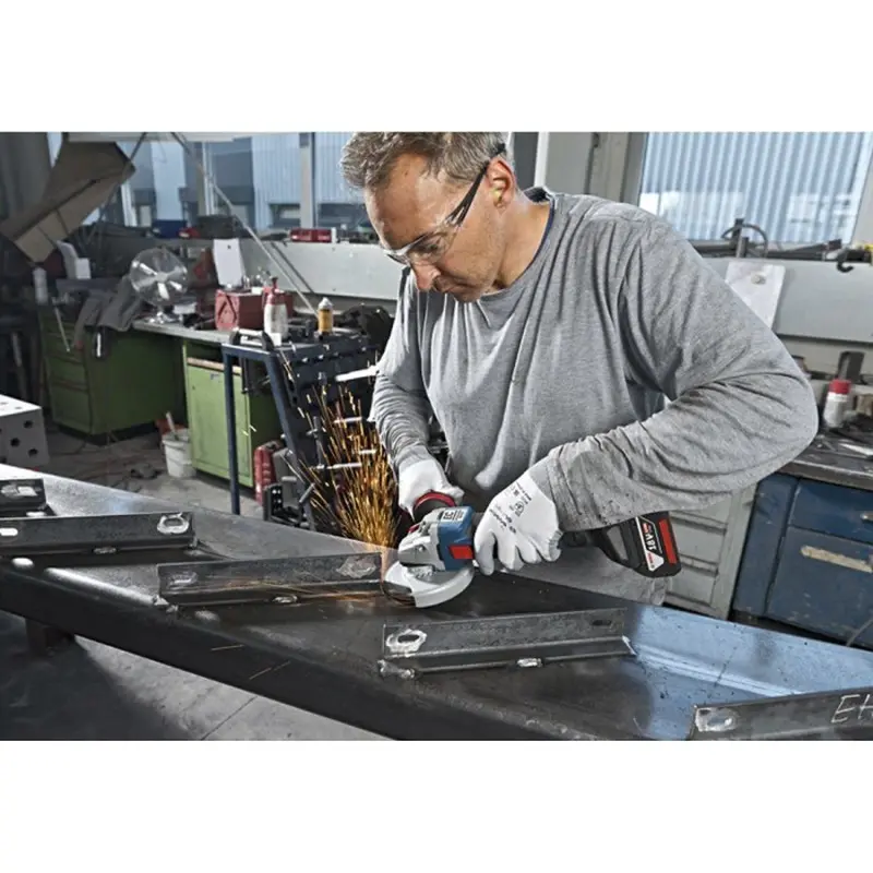 Акумуляторна кутова шліфмашина Bosch GWS 18V-10 (2х18 В, 5 А*год) (06019J4004) Акумуляторна кутова шліфмашина Bosch GWS 18V-10 (2х18 В, 5 А*год) (06019J4004)