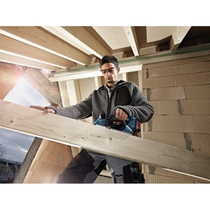 Рубанок акумуляторний Bosch GHO 18 V-LI Professional (18 В, без АКБ, 82 мм) (06015A0300) Рубанок акумуляторний Bosch GHO 18 V-LI Professional (18 В, без АКБ, 82 мм) (06015A0300)