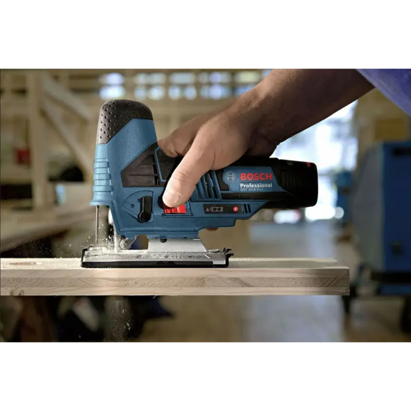 Акумуляторний лобзик Bosch GST 12V-70 (12 В, 2 А*год, 2800 ход/хв) (0615990M40) Акумуляторний лобзик Bosch GST 12V-70 (12 В, 2 А*год, 2800 ход/хв) (0615990M40)