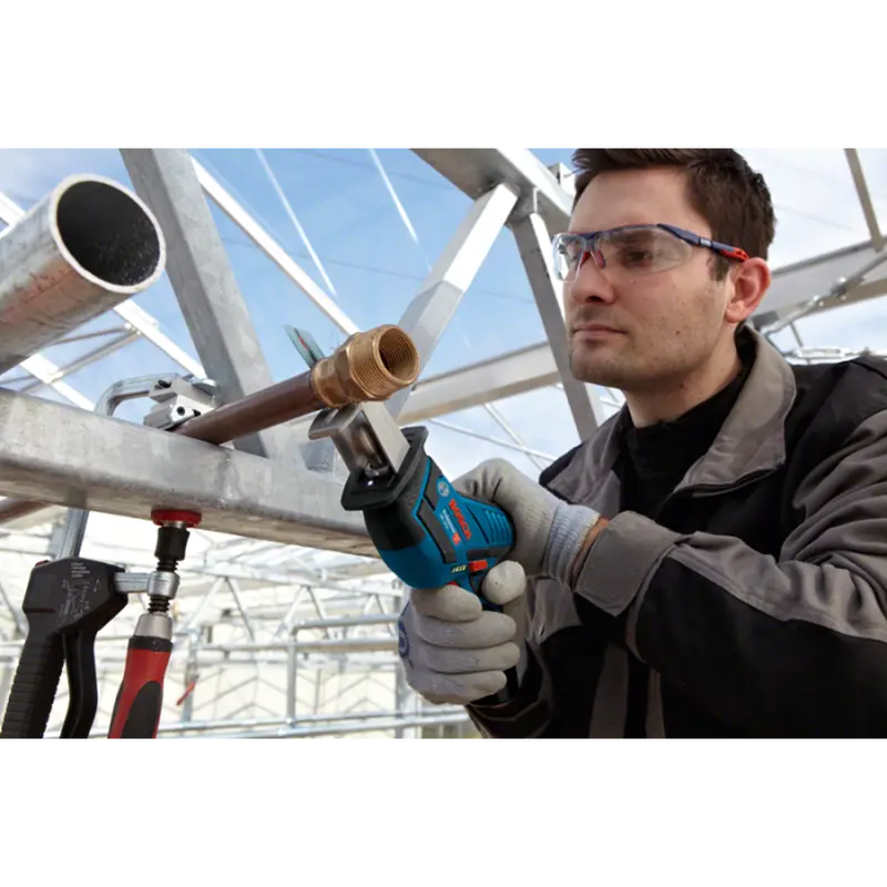 Акумуляторна шабельна пила Bosch GSA 12V-14 (12 В, 2 А*год, 3000 ход/хв) (0615990M3Z) Акумуляторна шабельна пила Bosch GSA 12V-14 (12 В, 2 А*год, 3000 ход/хв) (0615990M3Z)