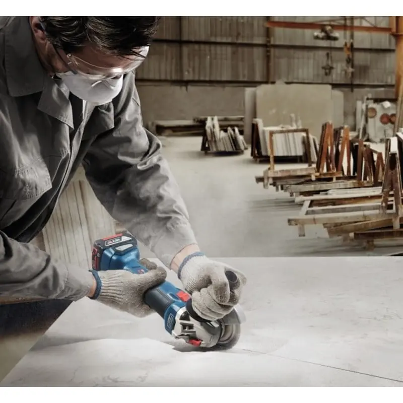 Акумуляторна кутова шліфмашина Bosch GWS 18V-10 (2х18 В, 5 А*год) (06019J4004) Акумуляторна кутова шліфмашина Bosch GWS 18V-10 (2х18 В, 5 А*год) (06019J4004)