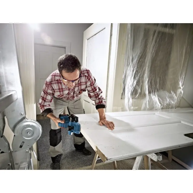 Рубанок акумуляторний Bosch GHO 18 V-LI Professional (18 В, без АКБ, 82 мм) (06015A0300) Рубанок акумуляторний Bosch GHO 18 V-LI Professional (18 В, без АКБ, 82 мм) (06015A0300)