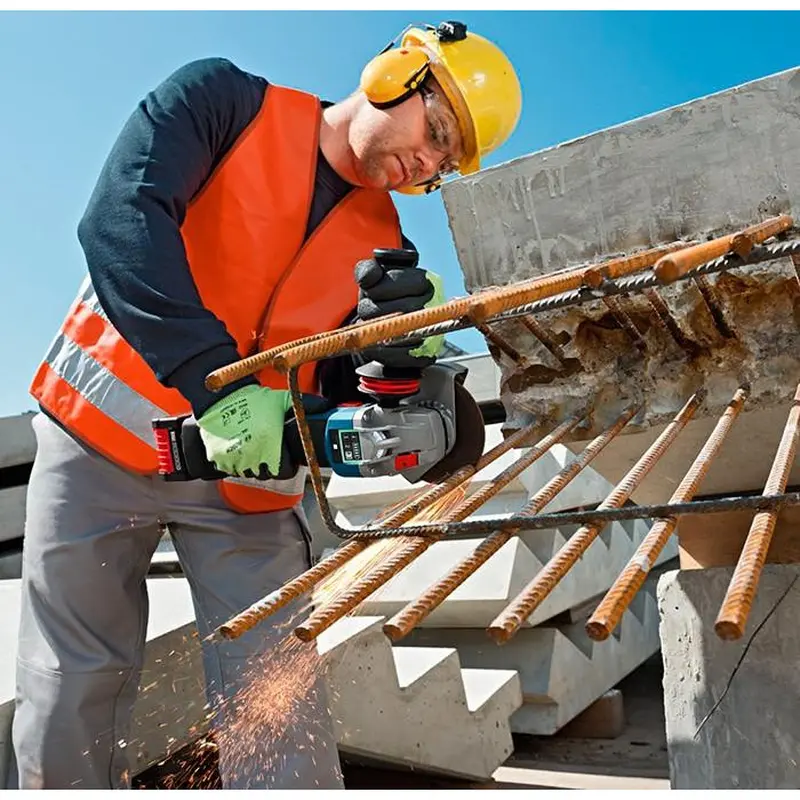 Акумуляторна кутова шліфмашина Bosch GWS 18V-10 (2х18 В, 5 А*год) (06019J4004) Акумуляторна кутова шліфмашина Bosch GWS 18V-10 (2х18 В, 5 А*год) (06019J4004)