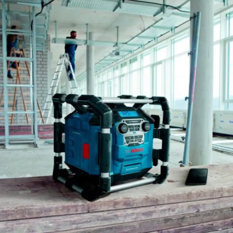 Акумуляторний радіоприймач Bosch Professional GPB 18V-5 C (18 В) (06014A4000) Акумуляторний радіоприймач Bosch Professional GPB 18V-5 C (18 В) (06014A4000)