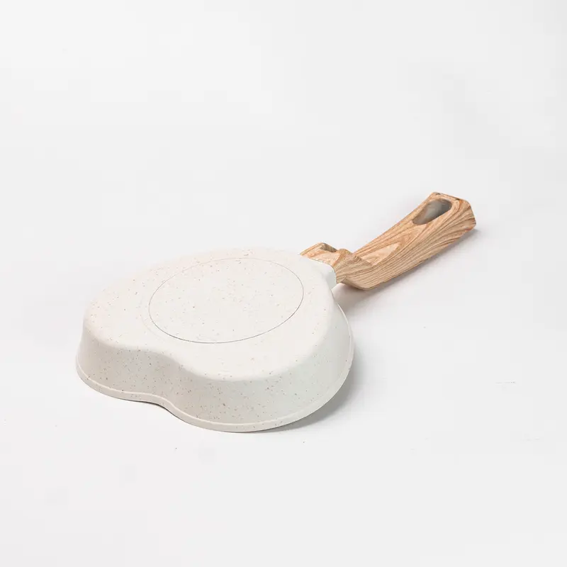 Сковорідка для омлету з антипригарним покриттям 16*13*5,3 см бежева