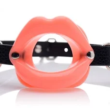 Master Series Sissy Mouth Gag - Расширитель рта в форме пышных губ
