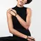 Bijoux Indiscrets MAZE Hand Bracelet Harness Black - пара браслетів на зап'ястя та палець з екошкіри, (чорний)