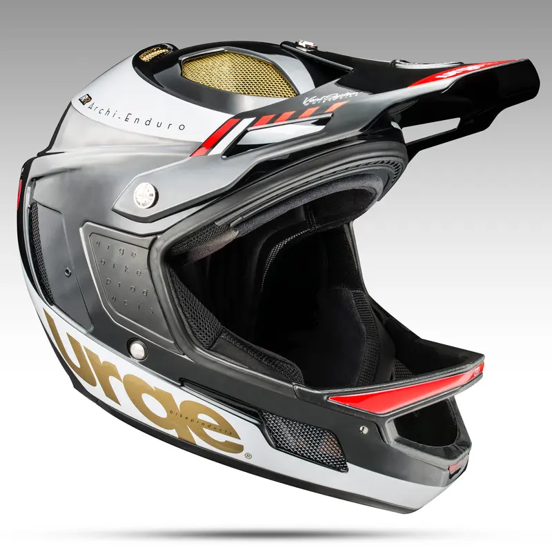 Шлем Urge Archi-Enduro черно-белый L (59-60см) Шлем Urge Archi-Enduro черно-белый L (59-60см)