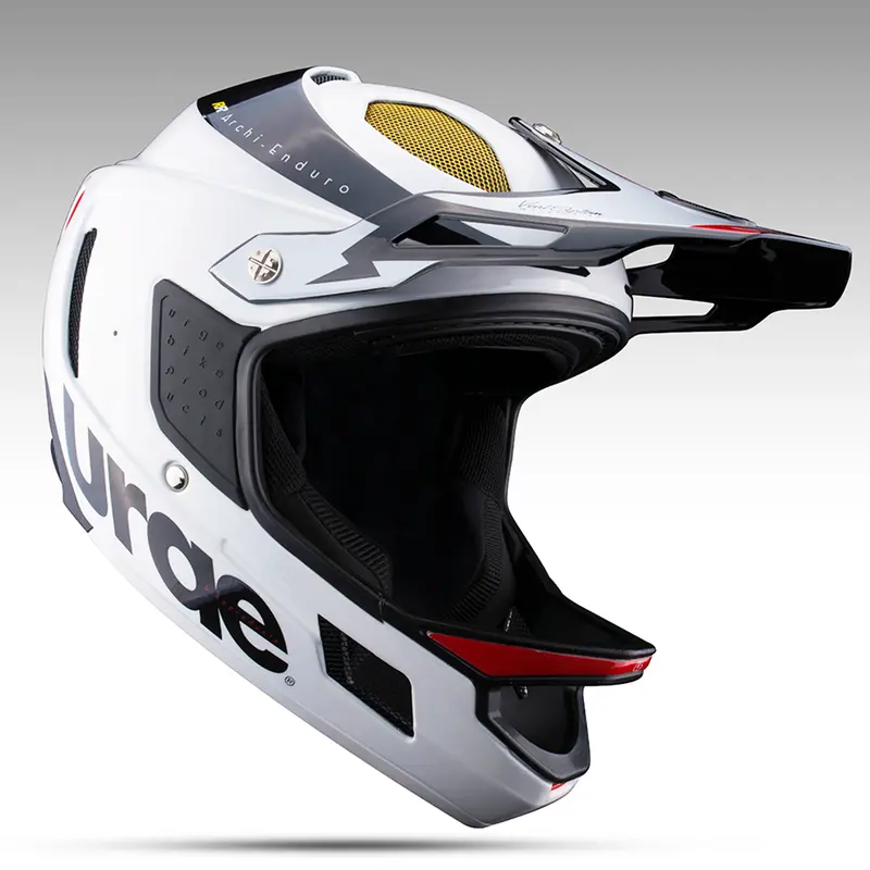 Шлем Urge Archi-Enduro бело-черный S (55-56см) Шлем Urge Archi-Enduro бело-черный S (55-56см)