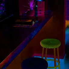 Стілець пластиковий COZY BAR STOOL, димчасто-пурпурний