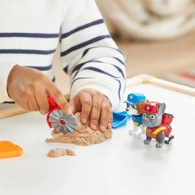 Кремез і команда: Набір з двох фігурок цуценят та кінетичного піску (Викрут і Заряд)