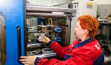 ЛИТТЯ ВИРОБІВ З ПЛАСТМАСИ